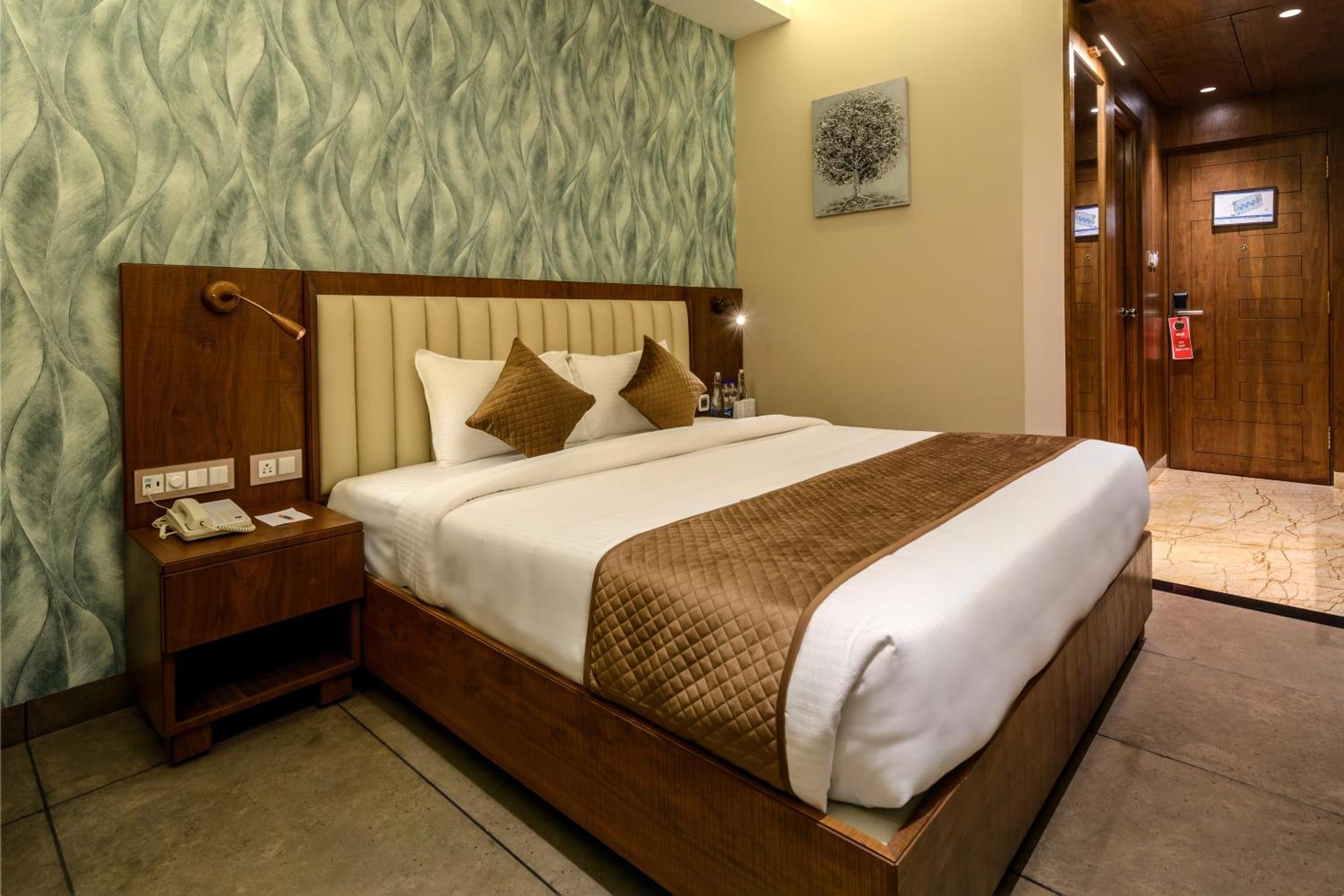 Sundex Hotel Танджавур Екстериор снимка