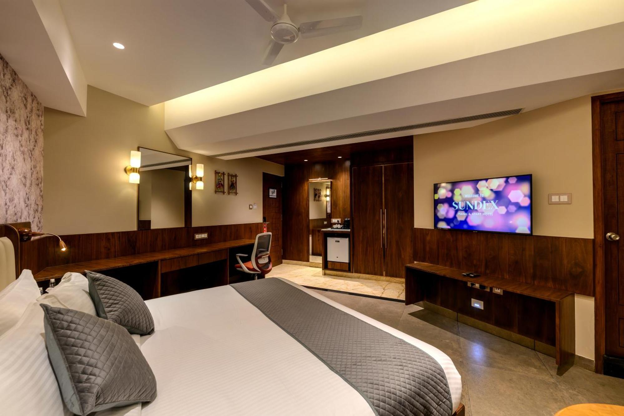 Sundex Hotel Танджавур Екстериор снимка